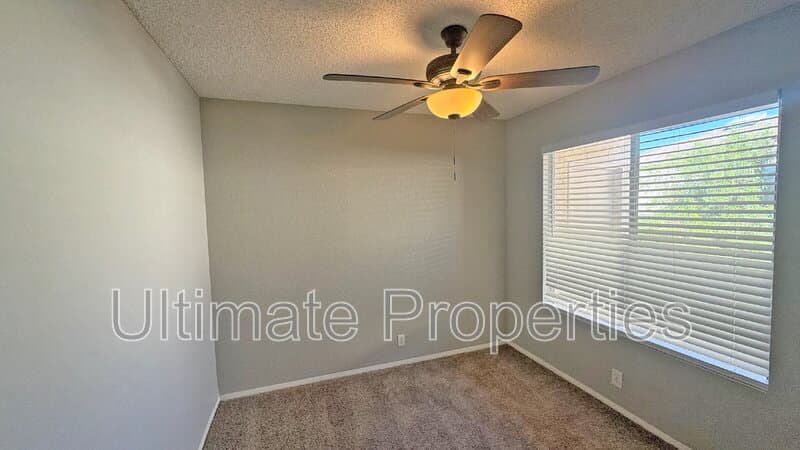 Glendale House: 3957 W Chama Dr