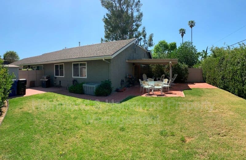 West Hills House: 22741 Bassett St.