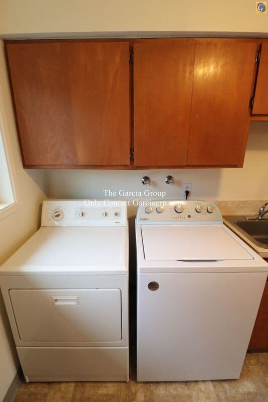 Oregon City Condo: 581 Holmes Lane