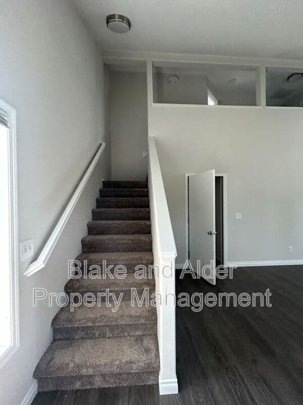 Portland House: 5609 SE 117TH Ave