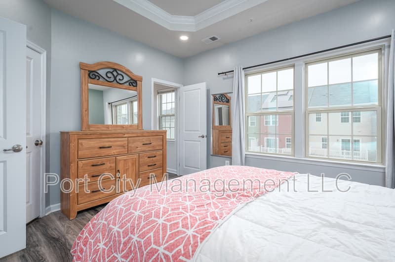 Brooklyn Park Townhome: 112 Patapsco Land Way