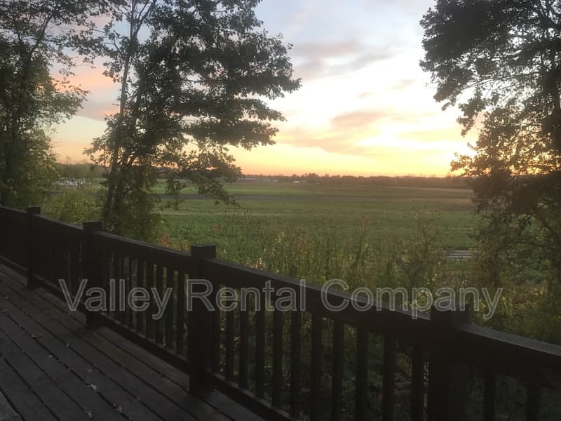 Sunderland Condo: 87 South Silver Lane - 2