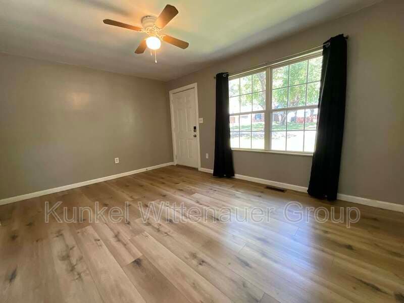 Swansea Condo: 21 Gundlach Place
