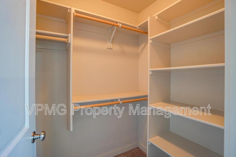 Ridgefield Townhome: 187 North 44th Place