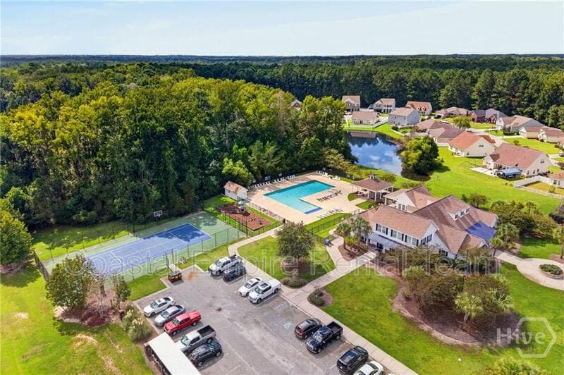 Guyton House: 100 Cotton Bluff Court