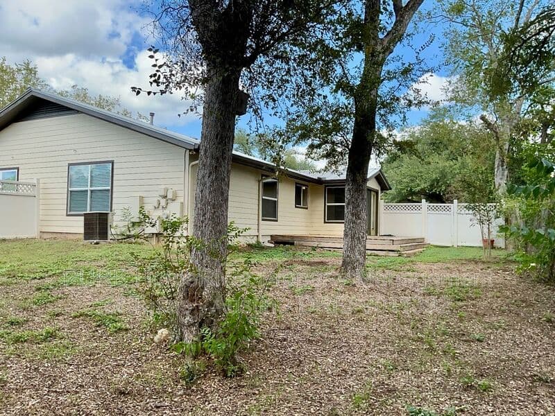 Austin Condo: 909 Hill Wood Dr #A