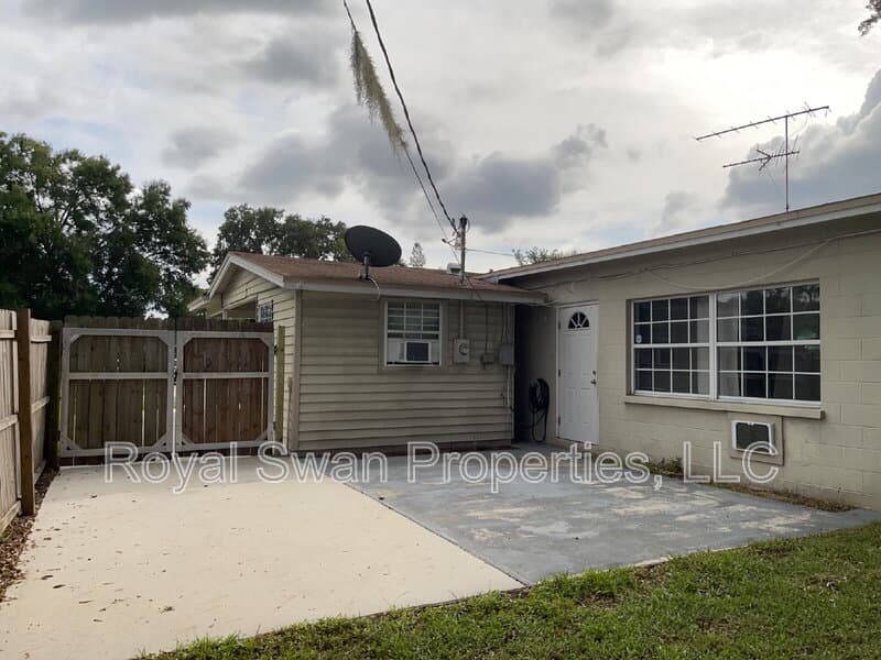 Lakeland House: 1644 Tangerine Street