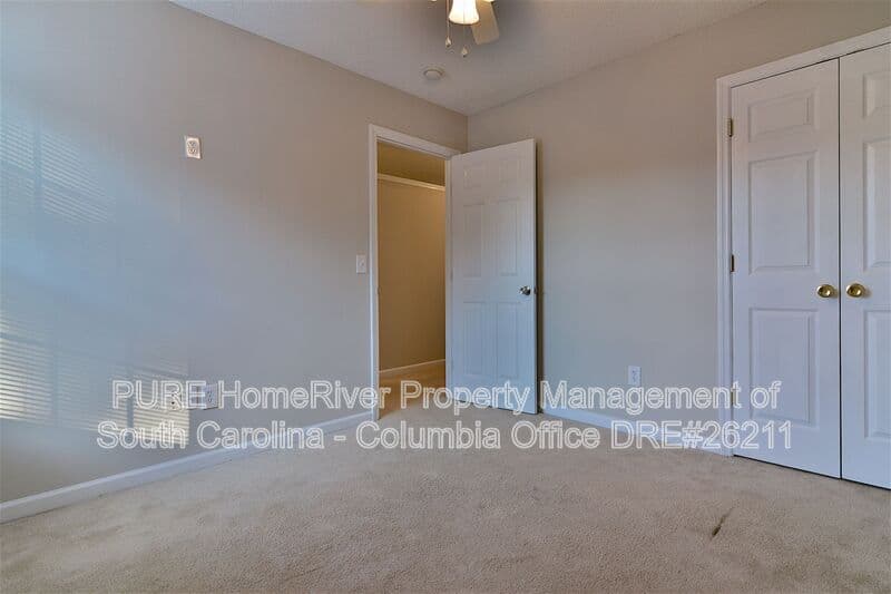 Elgin House: 20 Sugar Maple Ct