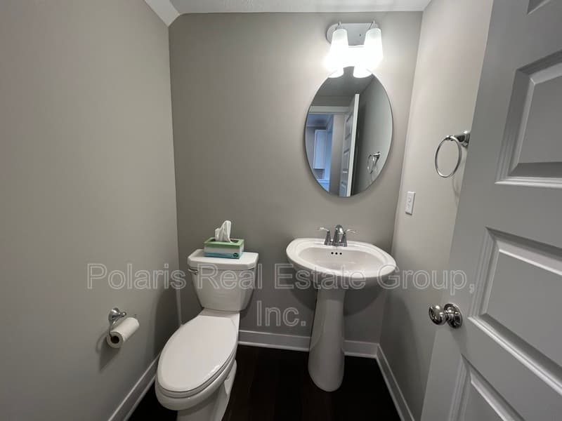 Carmel Townhome: 635 Golborne St
