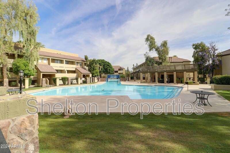 Mesa Condo: 1331 W Baseline Rd, 242