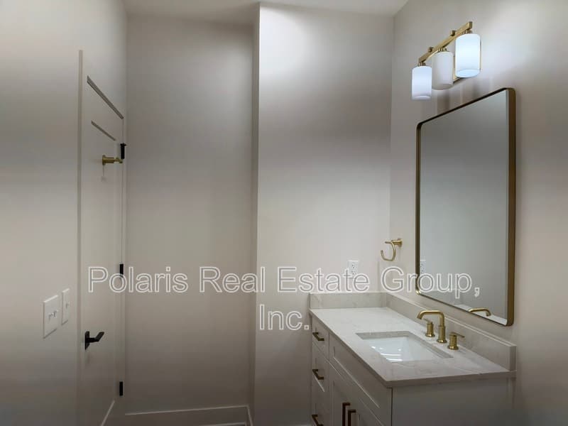 Carmel Condo: 925 Veterans Way