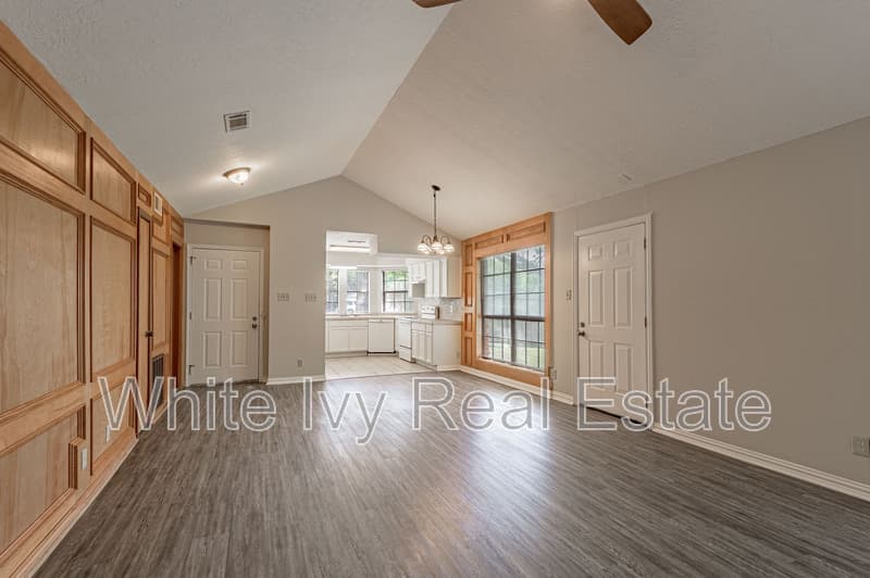 Huntsville House: 610 Normal Park Dr