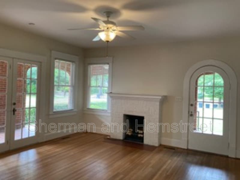 Augusta House: 2809 Lombardy Court