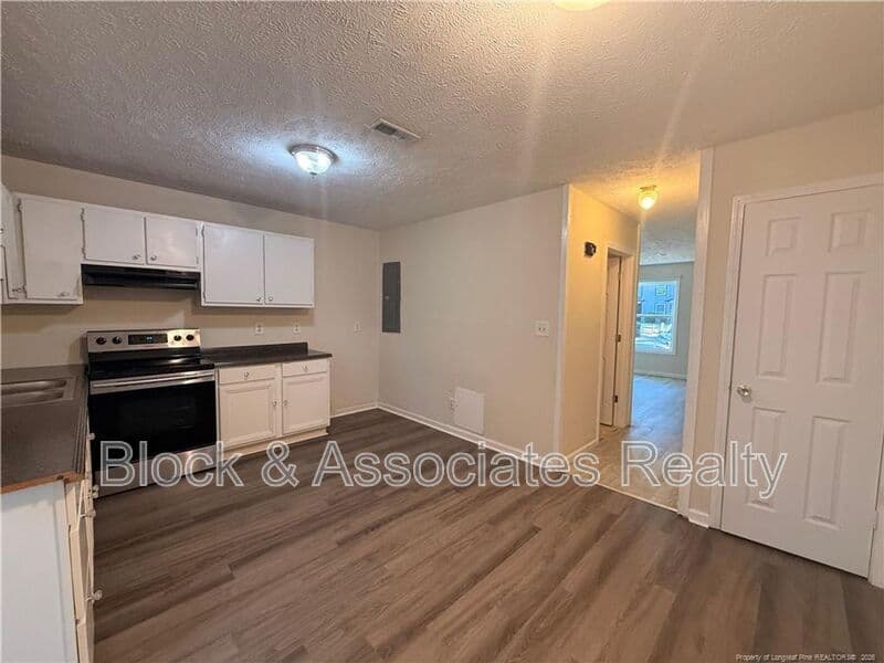 Fayetteville House: 5835 Aftonshire Drive