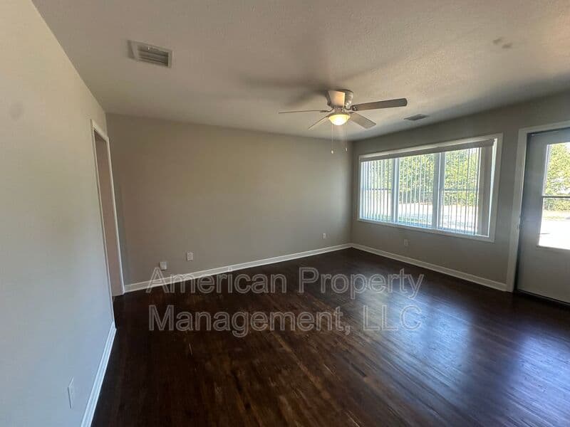 Tulsa House: 7524 E Newton Pl