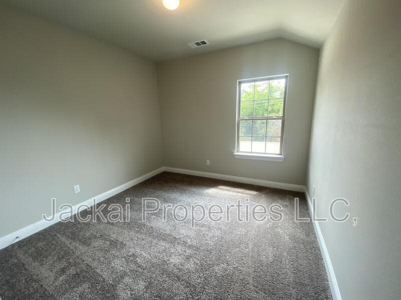 Euless Townhome: 801 Ponds Edge Lane