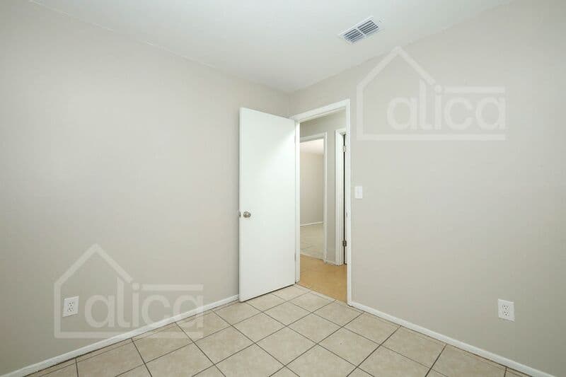 Orlando House: 1700 Ravenall Ave