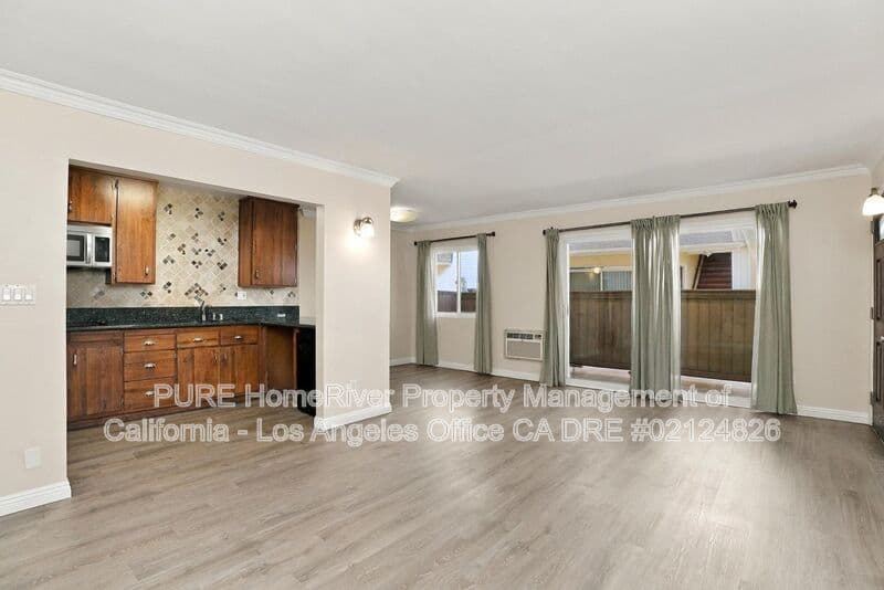 Los Angeles House: 2852 Sawtelle Blvd