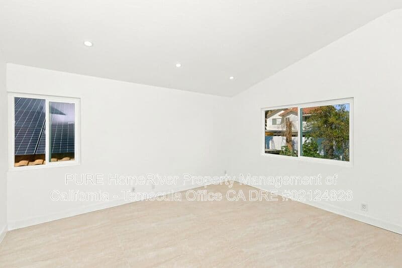 Temecula House: 27498 Rosebay Ct