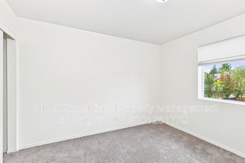 Portland House: 141 NE 147th Ave