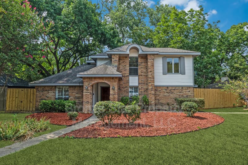 Dallas House: 4710 Fallon Place