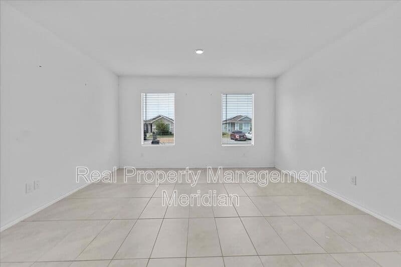 Princeton House: 211 Herman Ln
