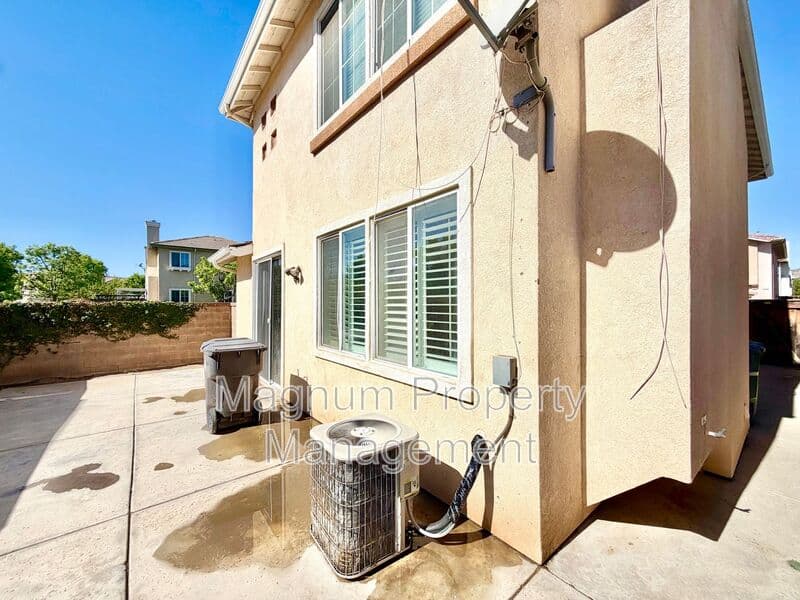 Riverside House: 11324 Riverleaf Dr