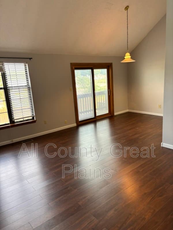 Mission Townhome: 4980 W 60th Terrace