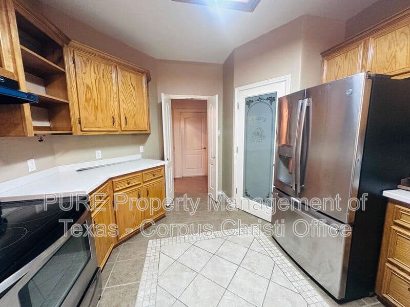Corpus Christi House: 2509 Windblown Dr