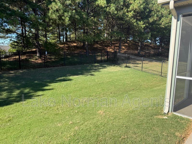 Mooresville House: 111 Edenton Lane