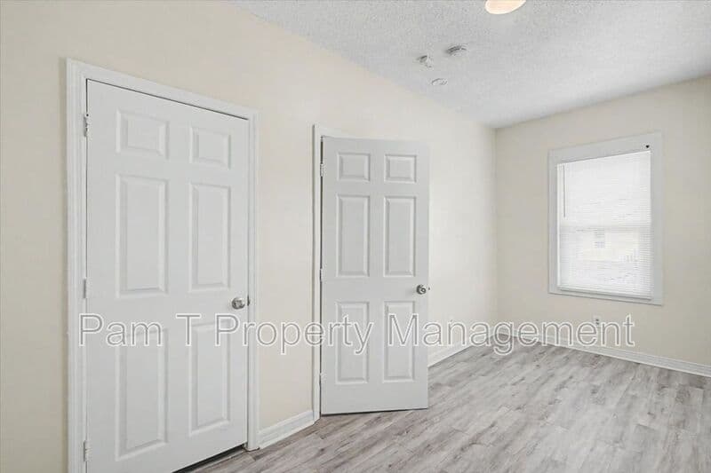Savannah Townhome: 814 Ott St