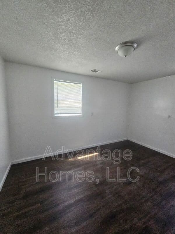 Kansas City House: 746 N 70th St