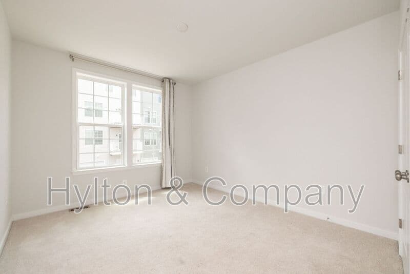 Richmond Townhome: 5920 Whitehurst Ln
