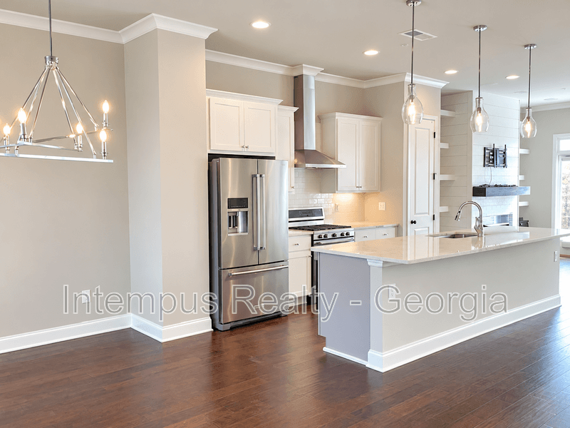 Smyrna House: 1260 Stone Castle Cir SE