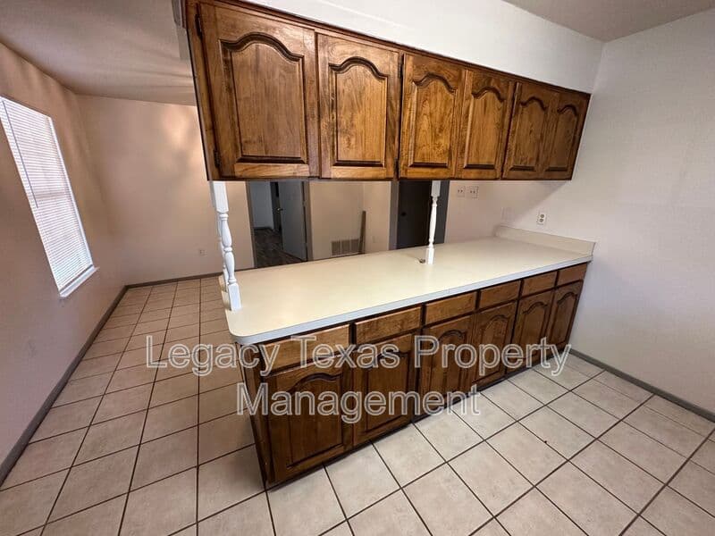 Mansfield House: 7185 Retta Mansfield Rd