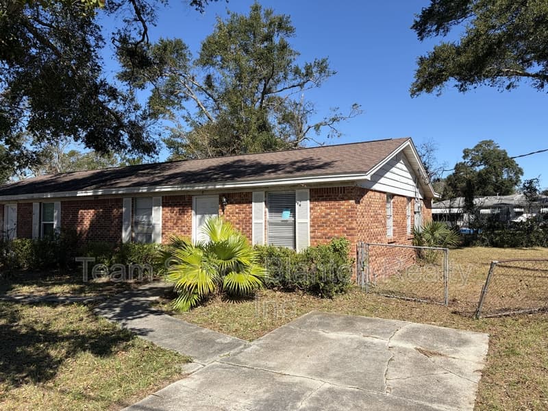 Pensacola House: 204 Brandywine Road