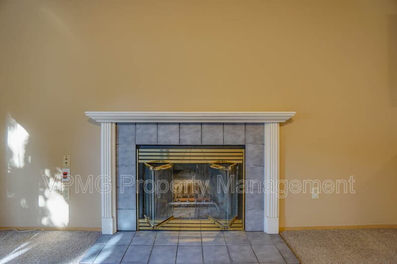 Vancouver House: 15807 NE 40th St