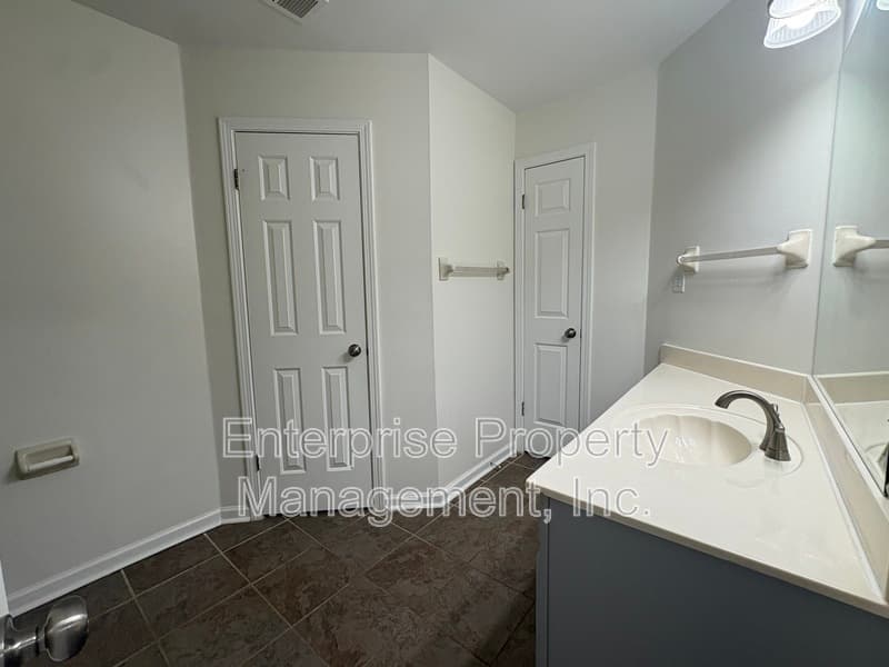 Cordova House: 7125 Showboat Ln