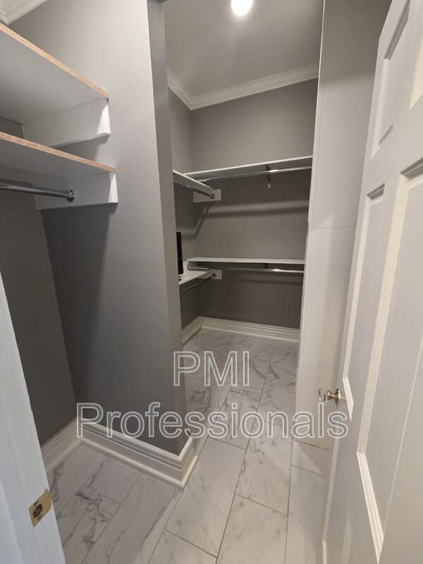 Murfreesboro House: 401 E Main St
