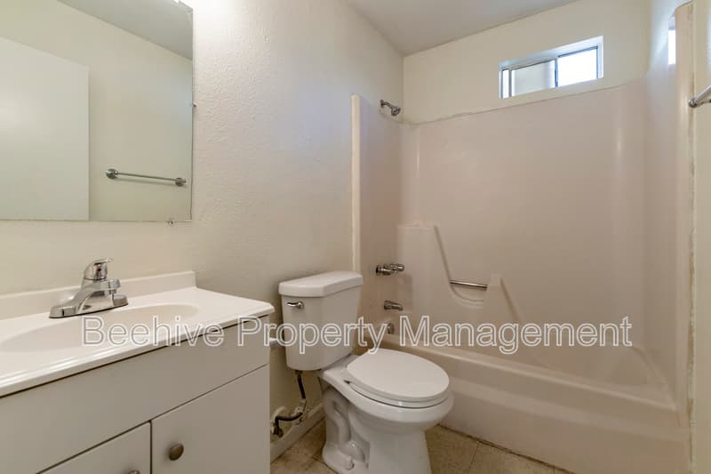Phoenix House: 1040 N 28th St