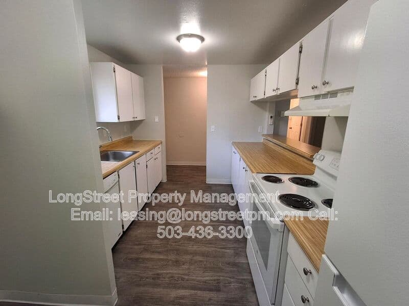 Tigard Condo: 11359 SW Greenburg Rd