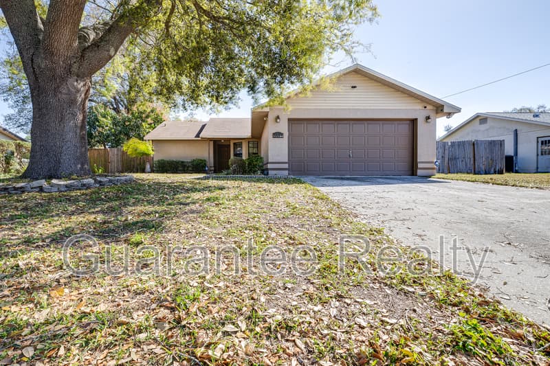 Winter Haven House: 1611 High Point Court Southwest