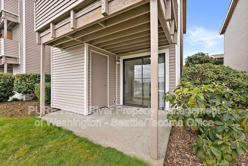 Tacoma Apartment: 6601 S 8th St