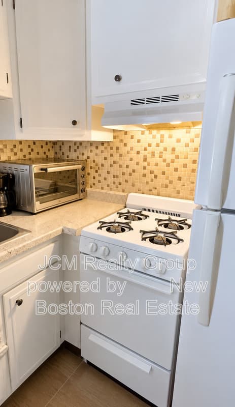 Winthrop Condo: 17 Irwin Street