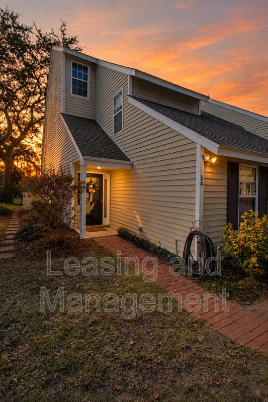 Charleston Townhome: 5 Townpark Lane