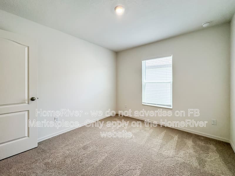 Jacksonville House: 6918 Myrtle Oak Rd