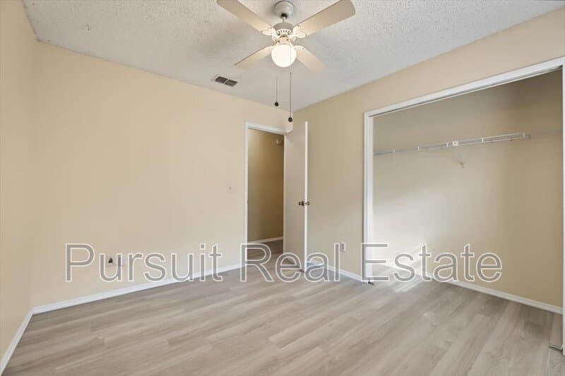 Jacksonville House: 3811 Millpoint Drive