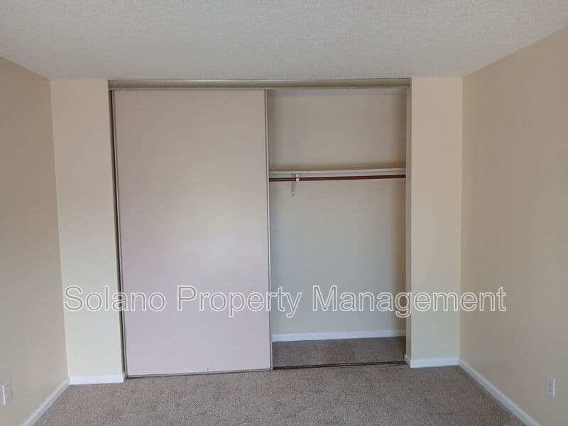 Vallejo House: 400 Mokelumne Drive