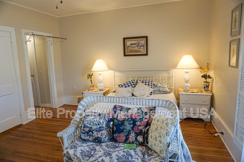 Lula Condo: 5904 Wall Street