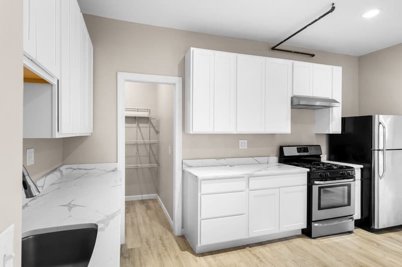 Syracuse Condo: 1105 E Genesee St - 1